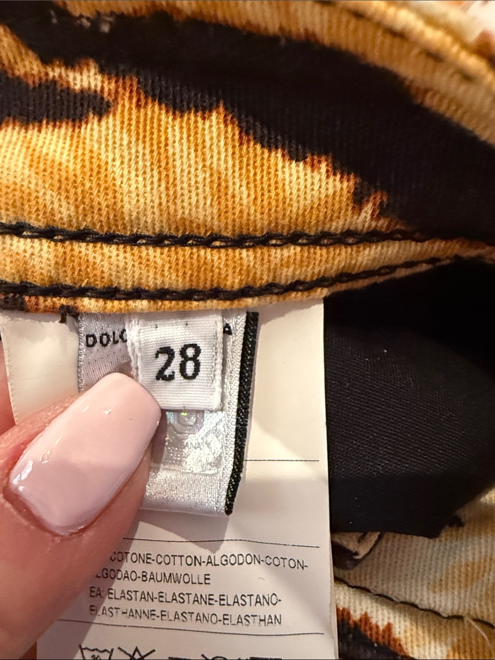 By DOLCE & Gabbana Tiger-Print Pencil Skirt in Yellow/Black - ] - Picture 6 of 7
